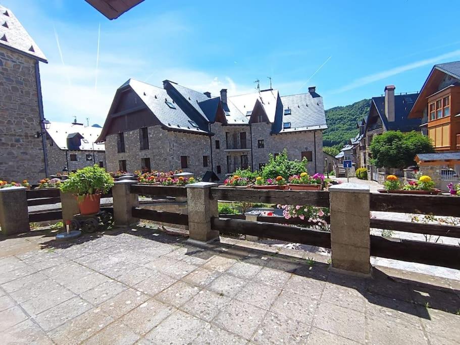 Pena Telera Petfriendly - Arafita Apartamentos El Pueyo de Jaca Buitenkant foto